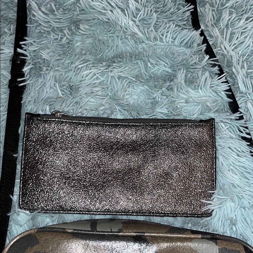 GILI CAMO LEATHER CROSSBODY BAG/ SILVER ID WRISTLET EUC - Picture 6 of 11